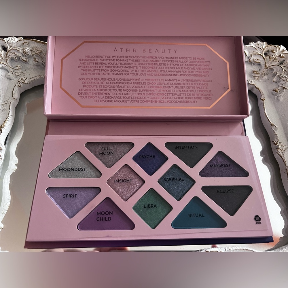ĀTHR MoonLight Crystal Eyeshadow Palette💜 - Picture 2 of 12